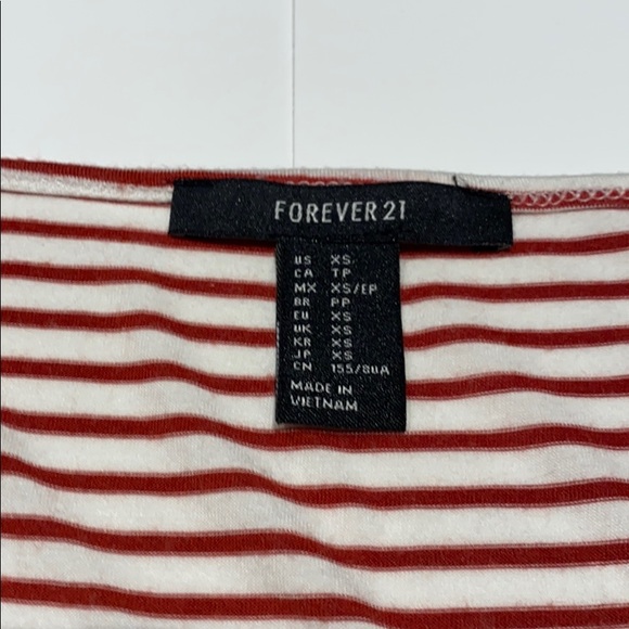 Red and white stripped scoop neck crop top - Picture 2 of 2